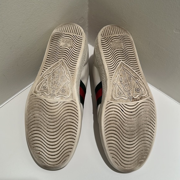 Women's Ace sneaker with bee 🐝- Excellent condition | Could use a wash - Picture 7 of 7